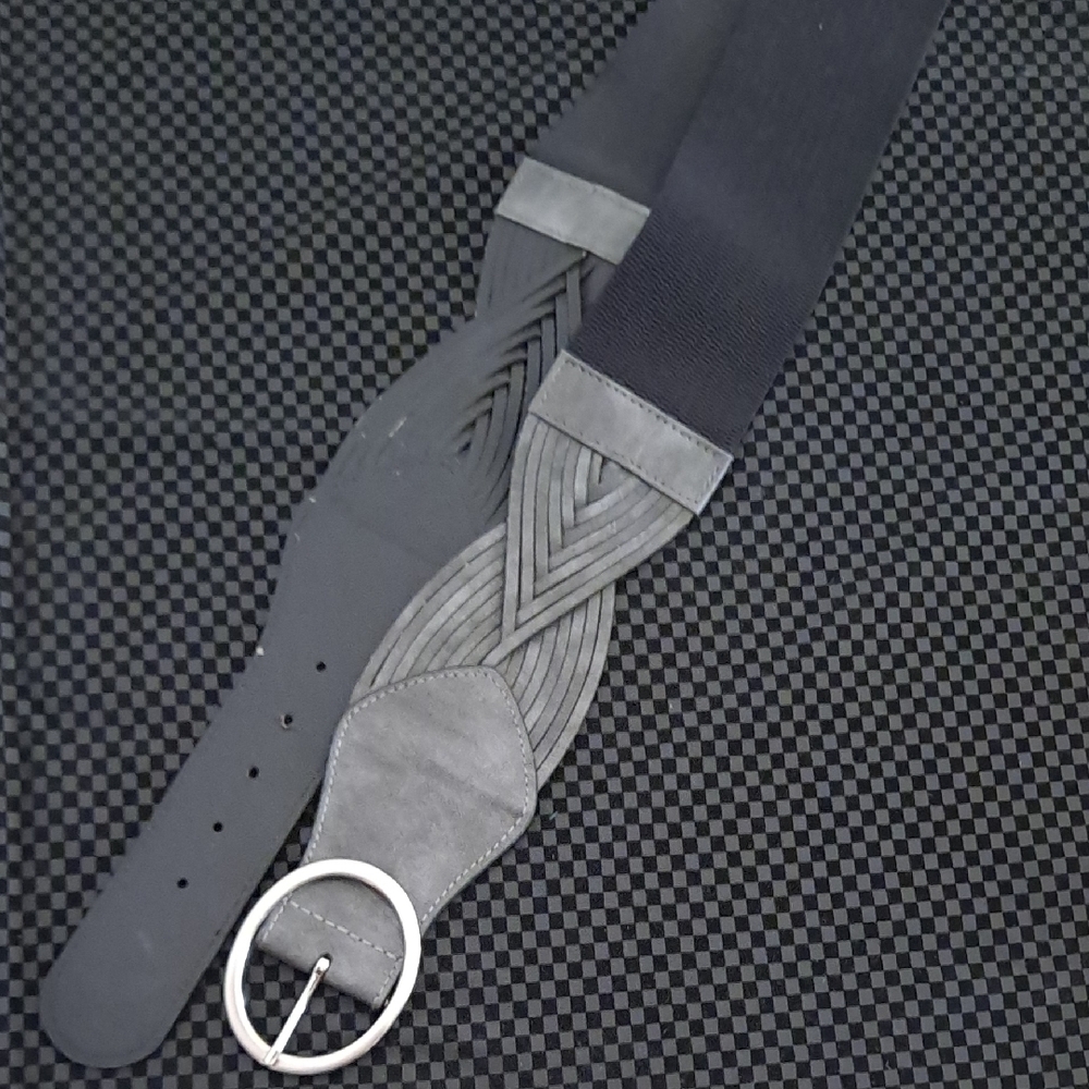 Women's Black Leather Stretch Belt